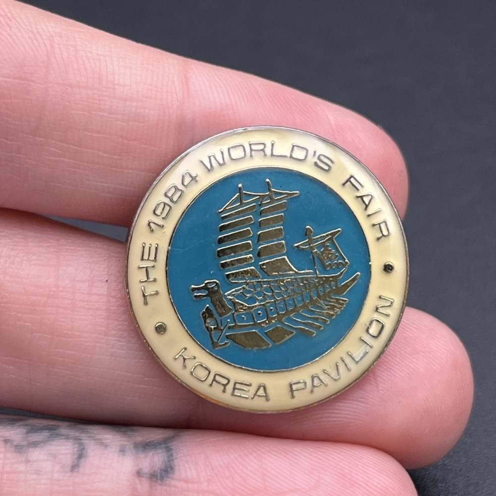 1984 World's Fair Korea Pavilion Lapel Hat Pin